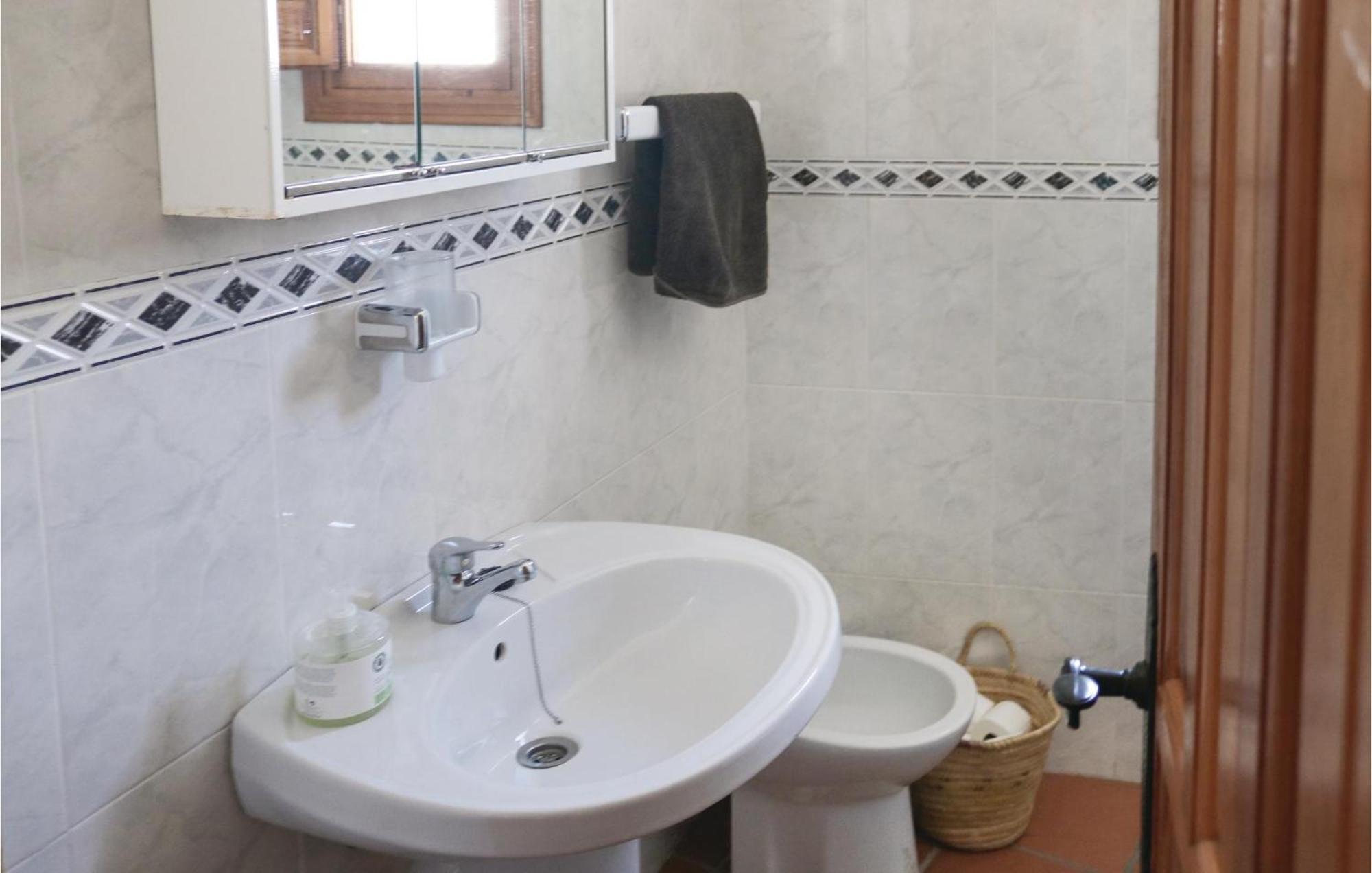 Nice Home In Canillas De Albaida With Wifi 外观 照片
